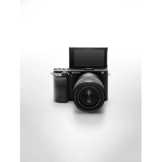Fotocamera digitale Sony α Alpha 6400 con obiettivo 16-50mm, mirrorless APS-C Real-Time Eye AF