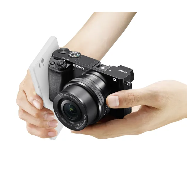 Fotocamera digitale Sony Alpha 6000L, fotocamera mirrorless con obiettivo 16-50 mm, attacco E, sensore APS-C, 24.3 MP [ILCE6000LB.CEC]