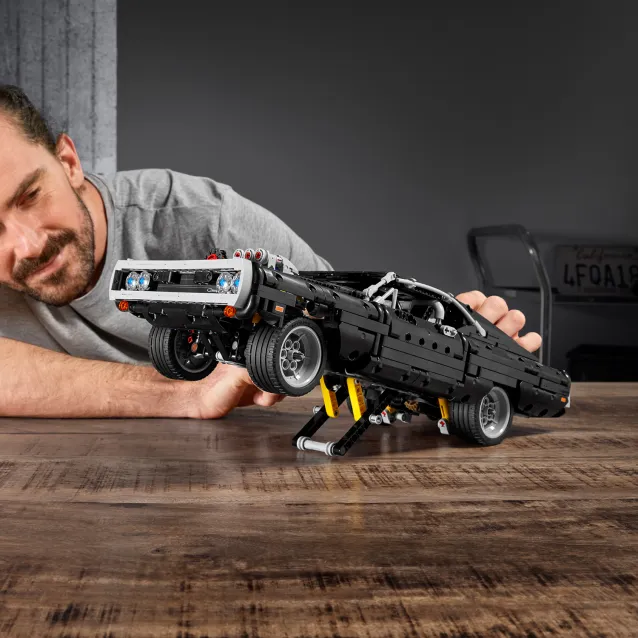 SCOPRI LE OFFERTE ONLINE SU LEGO Technic Dom's Dodge Charger [42111]
